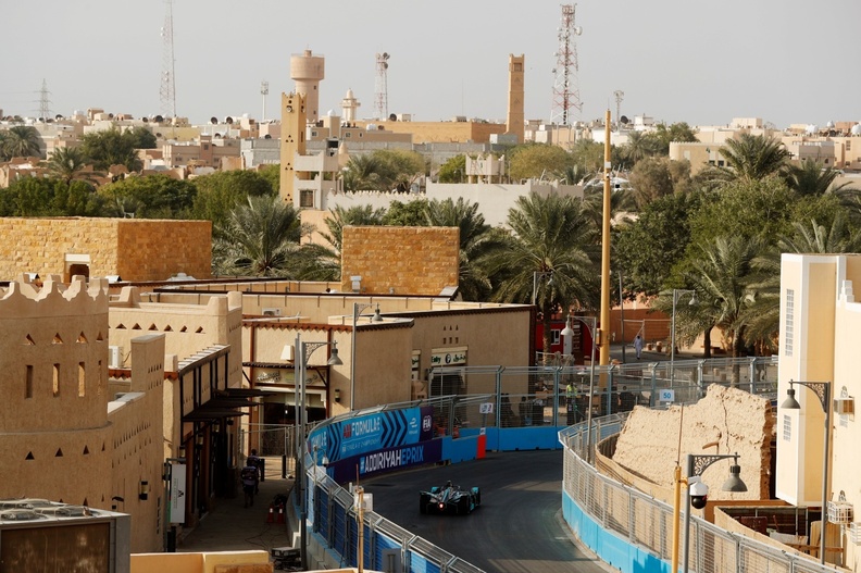 سباق السيارات في الدرعية